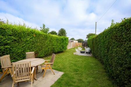 3 bedroom End of terrace house for sale in Main Road, Hundleby, PE23