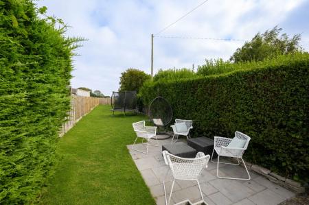 3 bedroom End of terrace house for sale in Main Road, Hundleby, PE23