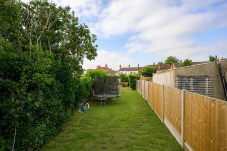 3 bedroom End of terrace house for sale in Main Road, Hundleby, PE23