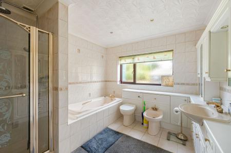 4 bedroom Detached house for sale in Fen Road, Stickford, PE22