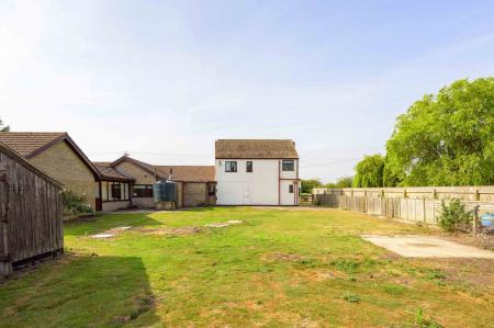 4 bedroom Detached house for sale in Fen Road, Stickford, PE22