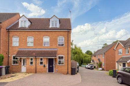 4 bedroom End of terrace house for sale in Lady Jane Franklin Drive, Spilsby, PE23