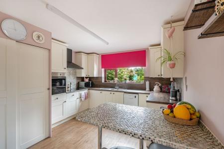 3 bedroom Semi-detached bungalow for sale in Sandy Lane, Great Steeping, PE23