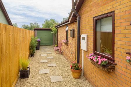 3 bedroom Semi-detached bungalow for sale in Sandy Lane, Great Steeping, PE23