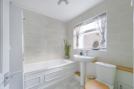 2 bedroom Terraced House for sale in Christopher Road, Alford, LN13