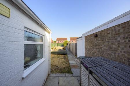2 bedroom Terraced House for sale in Christopher Road, Alford, LN13