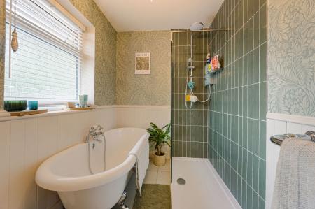 4 bedroom Detached house for sale in Boston Road, Horncastle, LN9