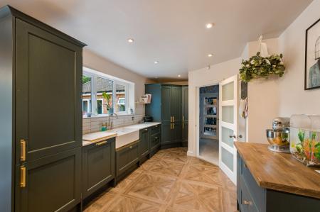 4 bedroom Detached house for sale in Boston Road, Horncastle, LN9