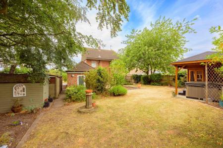 4 bedroom Detached house for sale in Boston Road, Horncastle, LN9