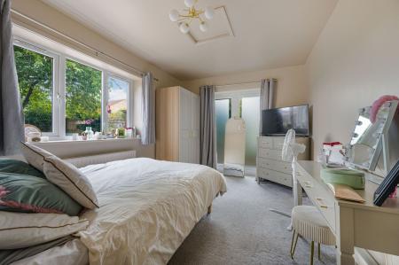 4 bedroom Detached house for sale in Boston Road, Horncastle, LN9