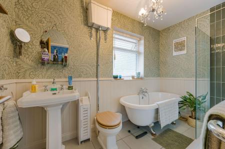 4 bedroom Detached house for sale in Boston Road, Horncastle, LN9