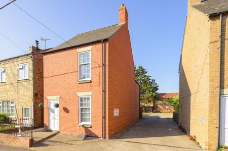 Hamilton Road, Alford, LN13