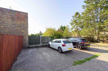 3 bedroom Detached house for sale in Hamilton Road, Alford, LN13