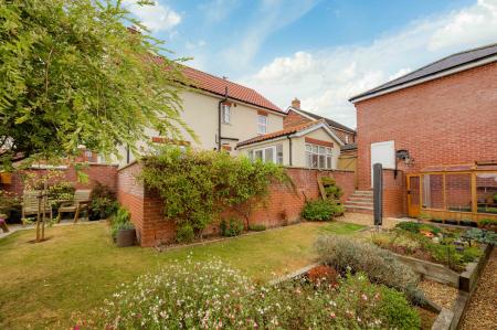4 bedroom Detached house for sale in Osborne Way, Horncastle, LN9