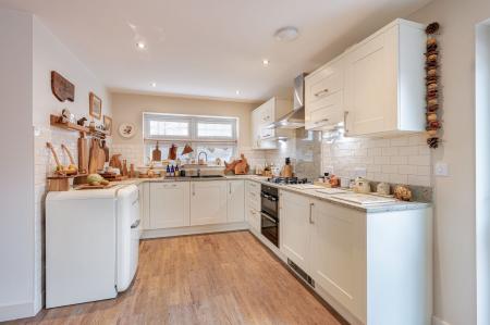 4 bedroom Detached house for sale in Osborne Way, Horncastle, LN9