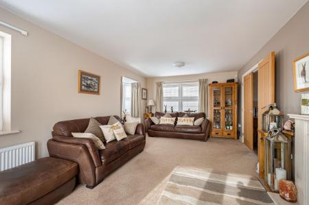 4 bedroom Detached house for sale in Osborne Way, Horncastle, LN9
