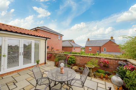 4 bedroom Detached house for sale in Osborne Way, Horncastle, LN9