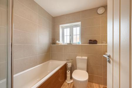 4 bedroom Detached house for sale in Osborne Way, Horncastle, LN9