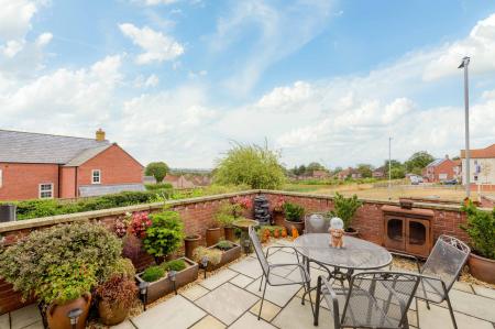 4 bedroom Detached house for sale in Osborne Way, Horncastle, LN9