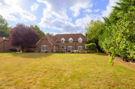 5 bedroom Detached house for sale in Thimbleby, Horncastle, LN9
