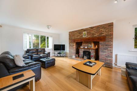 5 bedroom Detached house for sale in Thimbleby, Horncastle, LN9