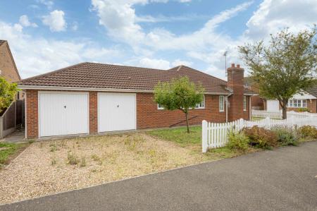 3 bedroom Detached bungalow for sale in Lansdown Way, Woodhall Spa, LN10