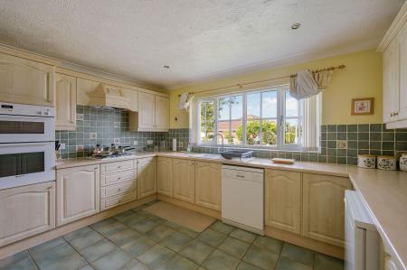 3 bedroom Detached bungalow for sale in Lansdown Way, Woodhall Spa, LN10