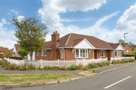 3 bedroom Detached bungalow for sale in Lansdown Way, Woodhall Spa, LN10