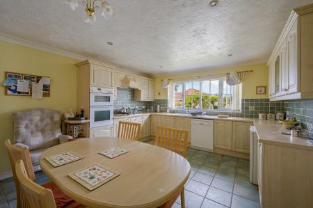 3 bedroom Detached bungalow for sale in Lansdown Way, Woodhall Spa, LN10