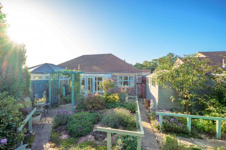 2 bedroom Semi-detached bungalow for sale in Ashby Meadows, Spilsby, PE23