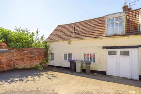 3 bedroom End of terrace house for sale in Halton Road, Spilsby, PE23