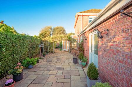 3 bedroom Detached house for sale in Langrick Road, New York, LN4