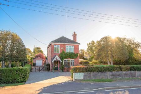 3 bedroom Detached house for sale in Langrick Road, New York, LN4