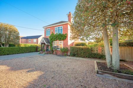 3 bedroom Detached house for sale in Langrick Road, New York, LN4