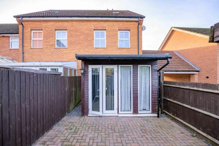 3 bedroom End of terrace house for sale in Spilsby Meadows, Spilsby, PE23