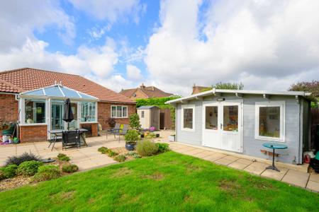 3 bedroom Detached bungalow for sale in Lunn Close, Horncastle, LN9