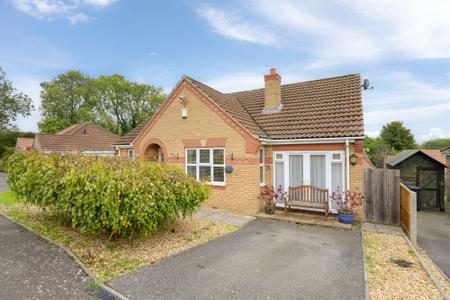 3 bedroom Detached bungalow for sale in Baggaley Drive, Horncastle, LN9