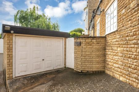 3 bedroom Cottage for sale in Austin Street, Stamford