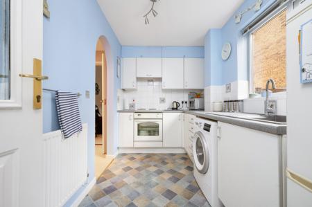 3 bedroom Semi-detached house for sale in Avocet Close, Essendine