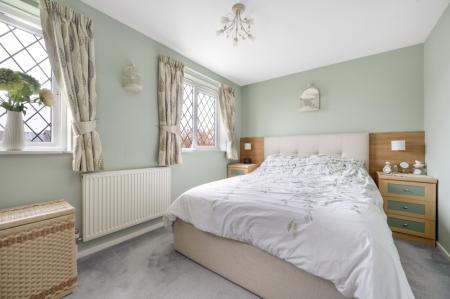 3 bedroom Semi-detached house for sale in Avocet Close, Essendine