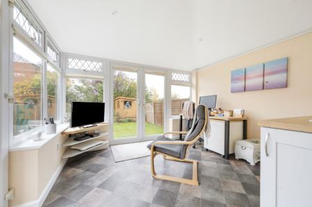 3 bedroom Semi-detached house for sale in Avocet Close, Essendine