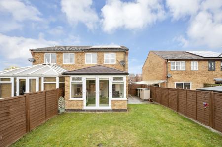 3 bedroom Semi-detached house for sale in Avocet Close, Essendine