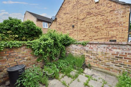 3 bedroom End of terrace house for sale in Bentley Street, Stamford, PE9