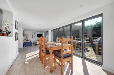 3 bedroom Bungalow for sale in Cambridge Road, Stamford, PE9