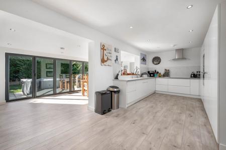 3 bedroom Bungalow for sale in Cambridge Road, Stamford, PE9