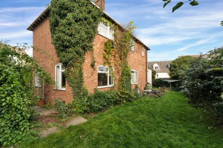 4 bedroom Detached house for sale in Cherryholt Road, Stamford, PE9