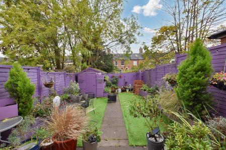 3 bedroom Terraced House for sale in Christ Church Close, Stamford, PE9