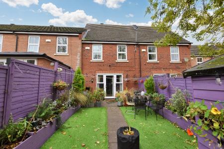 3 bedroom Terraced House for sale in Christ Church Close, Stamford, PE9