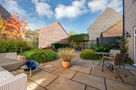 4 bedroom Detached house for sale in Goody Rudkin Close, Stamford