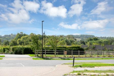 2 bedroom Terraced House for sale in Groves Crescent, Stamford